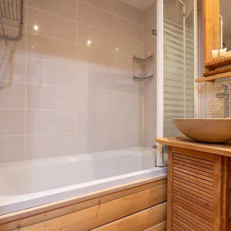 In-out - Heart Of Cosy Apartment, Wifi - L'arcelle Appartement